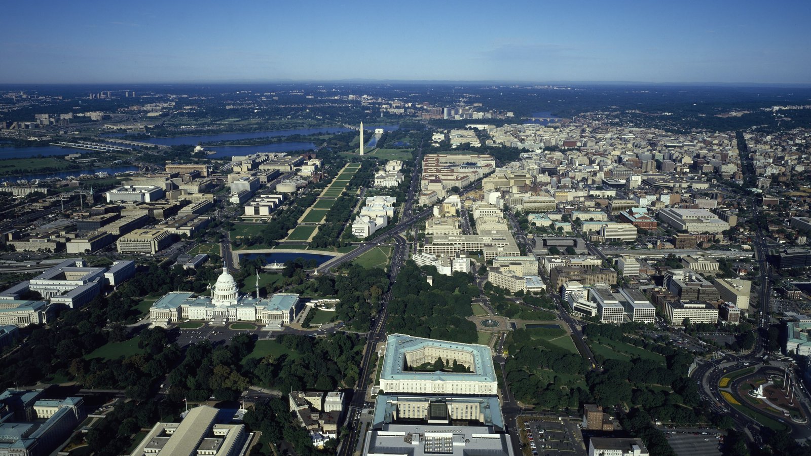 Aerial view of Washington DC with the U.S. Capitol, the National Mall and the Washington Monument